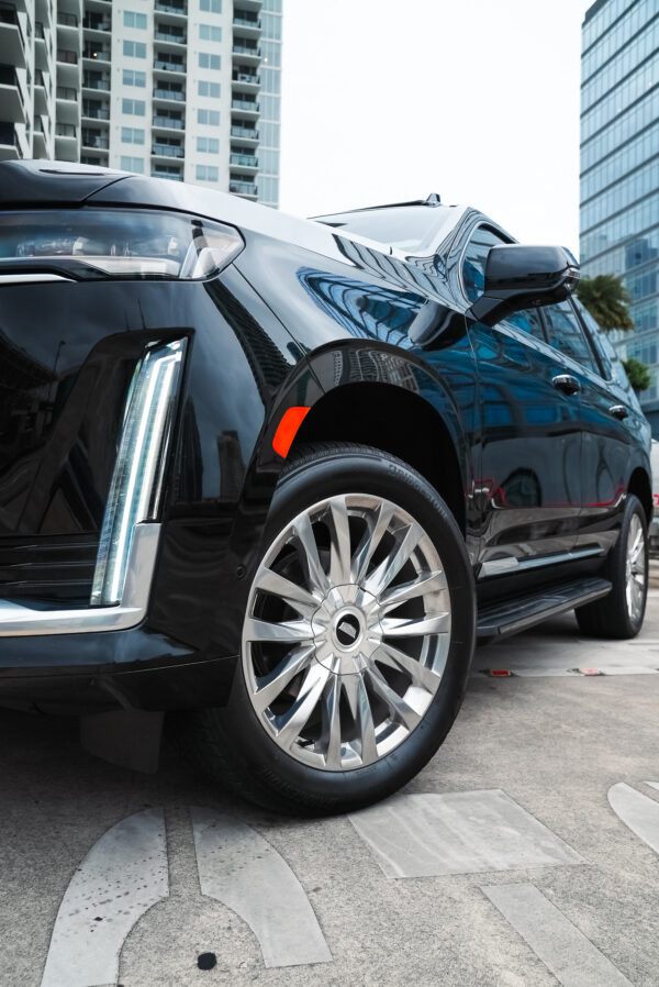 Black - Cadillac Escalade 600 - Image 17